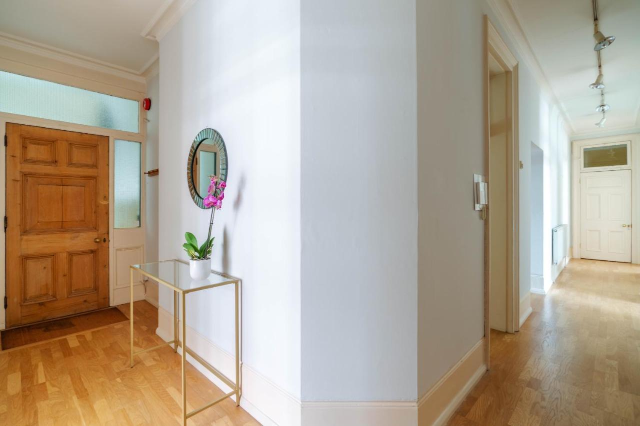 Bright Space In The Heart Of Appartement